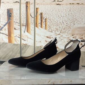 NWT chunky heels with straps